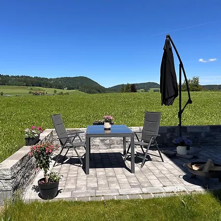 Im Souterrain Mit Terrasse ホプフェラウ