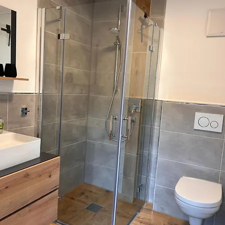 Apartment Im Souterrain Mit Terrasse Hopferau